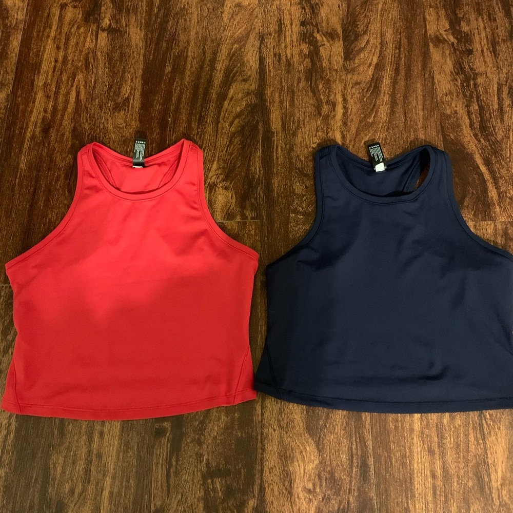 Red size M Navy Blue size S